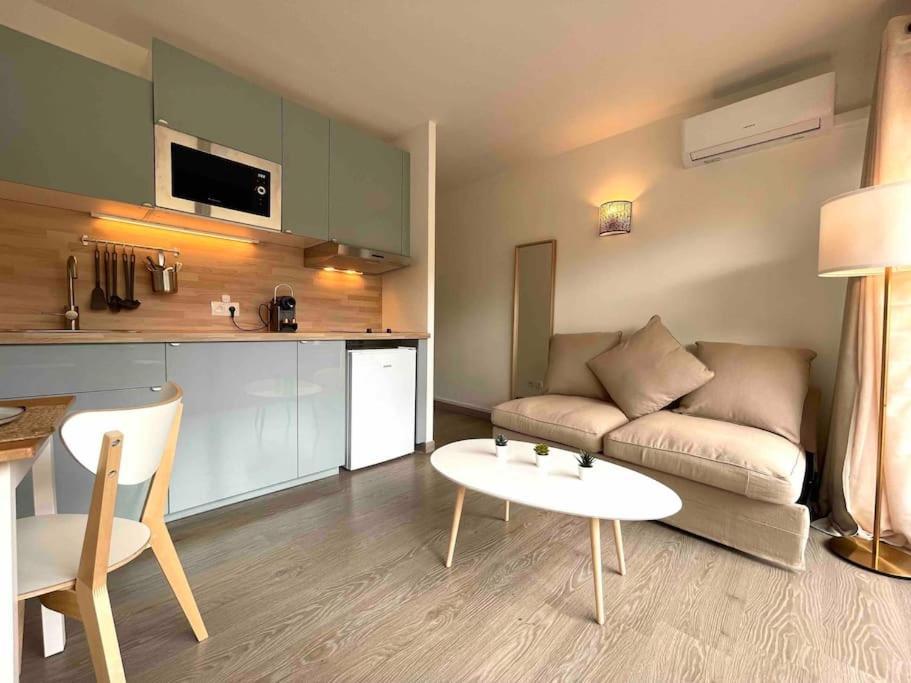 Beaux Arts Avec Clim Et Terrasse Apartment Montpellier